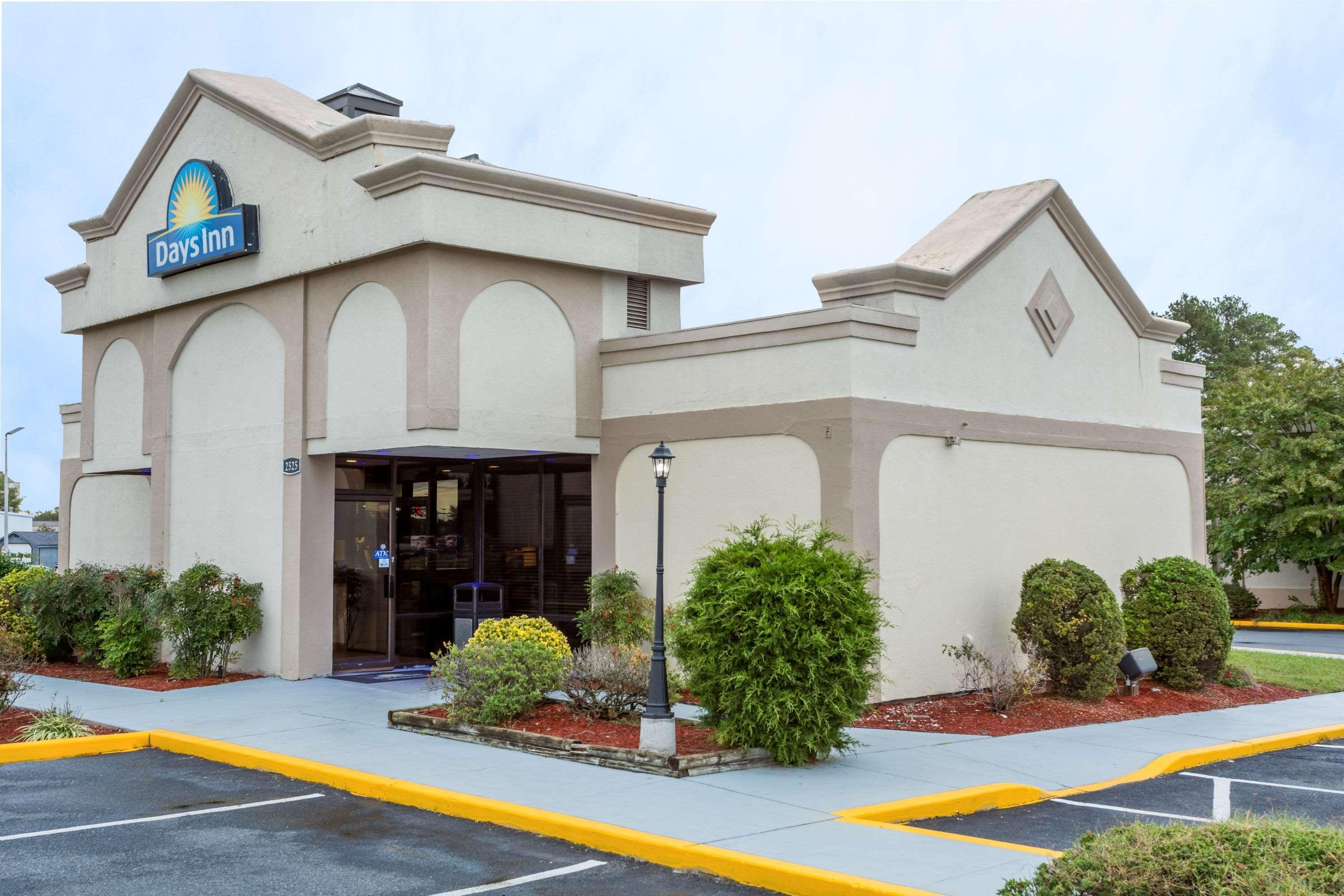 Days Inn Salisbury Bagian luar foto