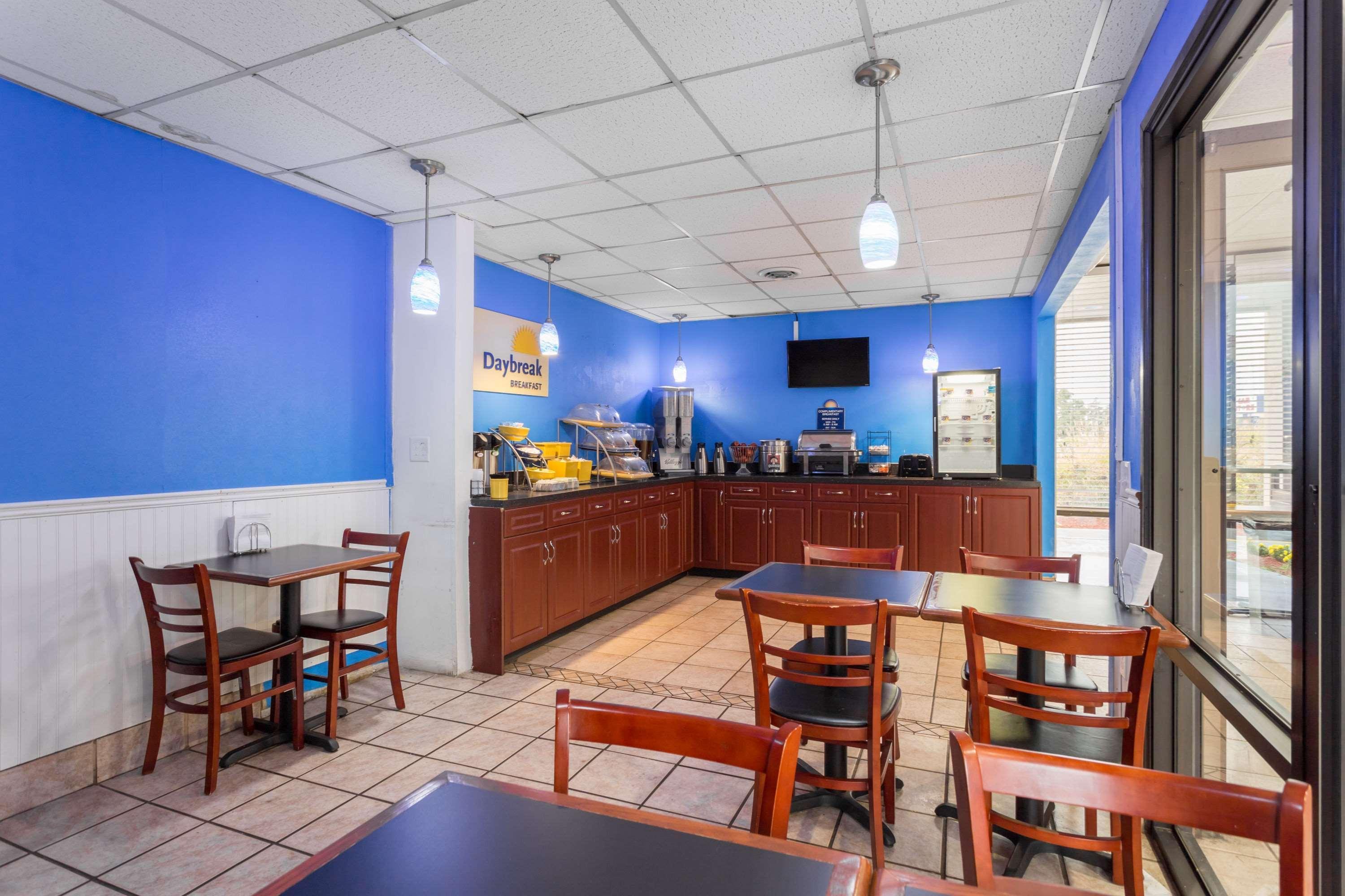 Days Inn Salisbury Bagian luar foto