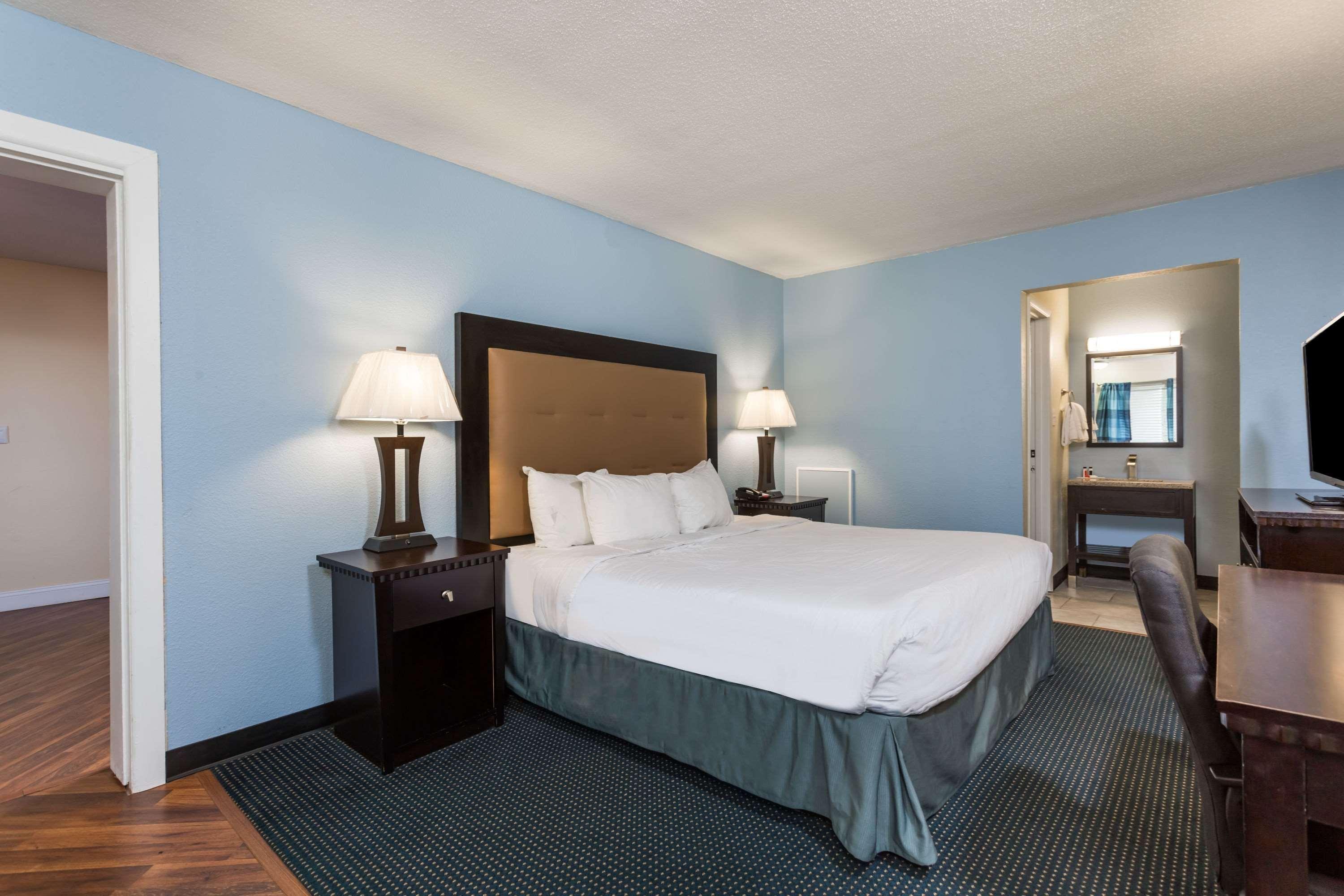 Days Inn Salisbury Bagian luar foto